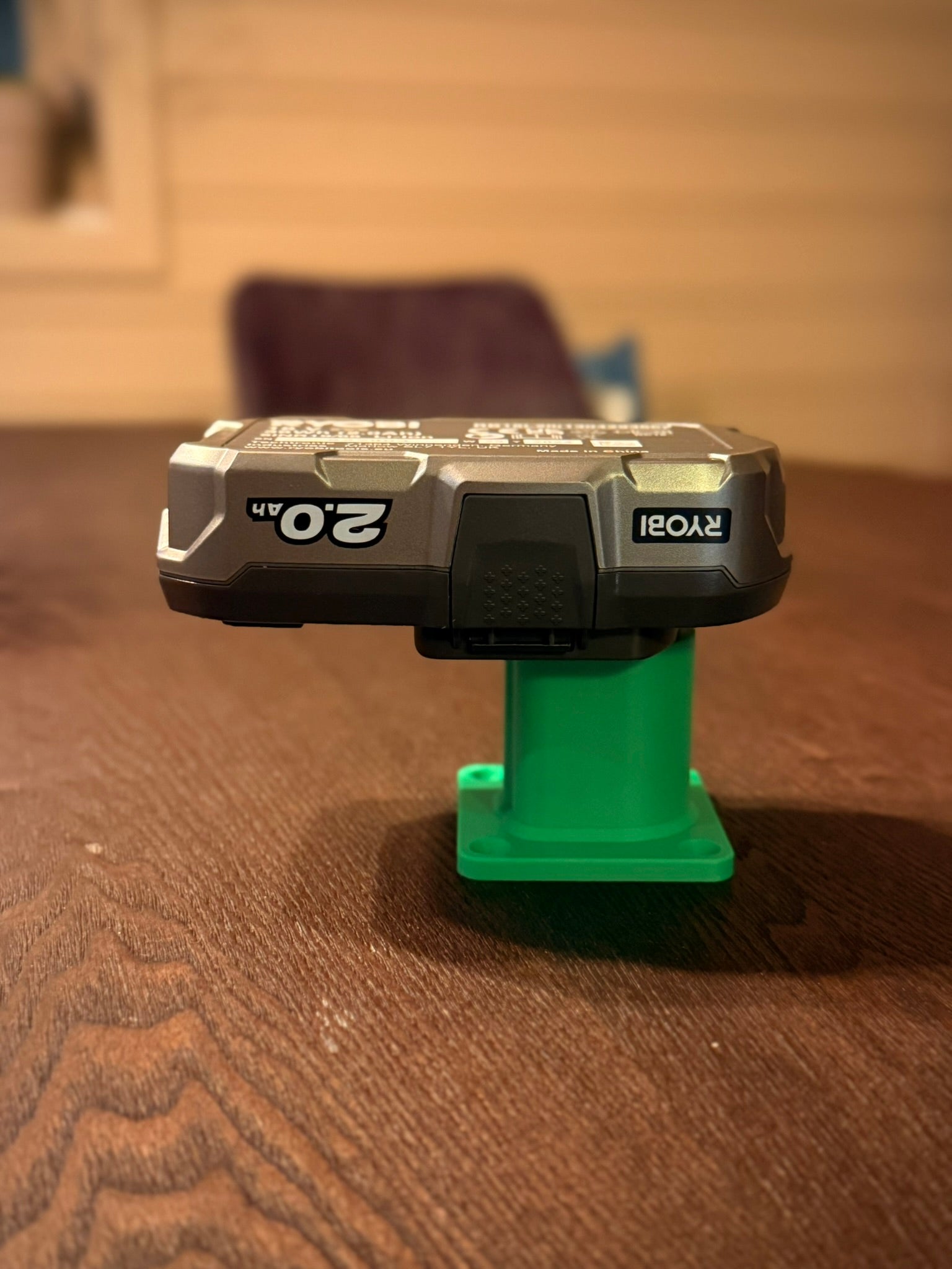 RYOBI batteri, veggfeste