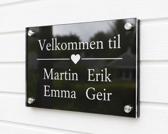 Navn/dørskilt i akryl m/tekst